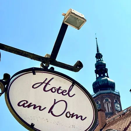 Am Dom Hotell 2*