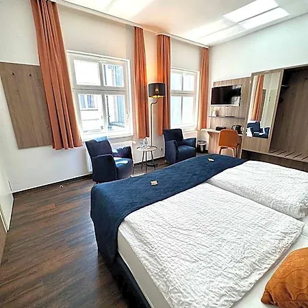 Am Dom Otel