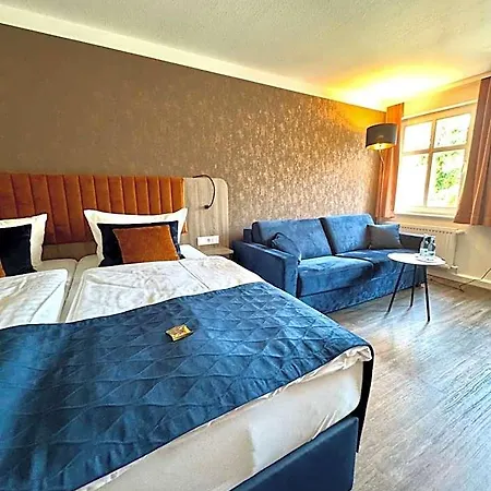Am Dom Otel 2*