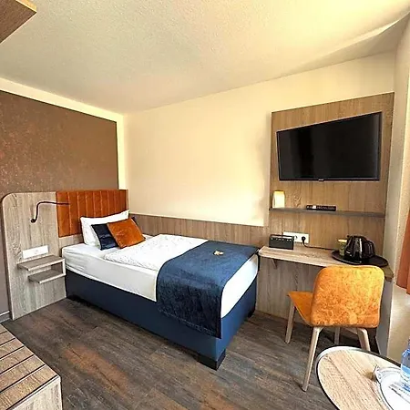 Am Dom Otel