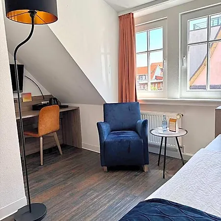 Otel Am Dom 2*